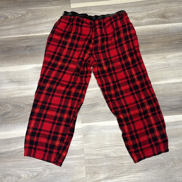 Victoria's Secret Red and Black Plaid Capri PJ pants size large - Picture 7 of 8